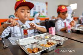 Pendidikan Ekonomi: Makanan Gratis dalam Perspektif Ekonomi Masyarakat
